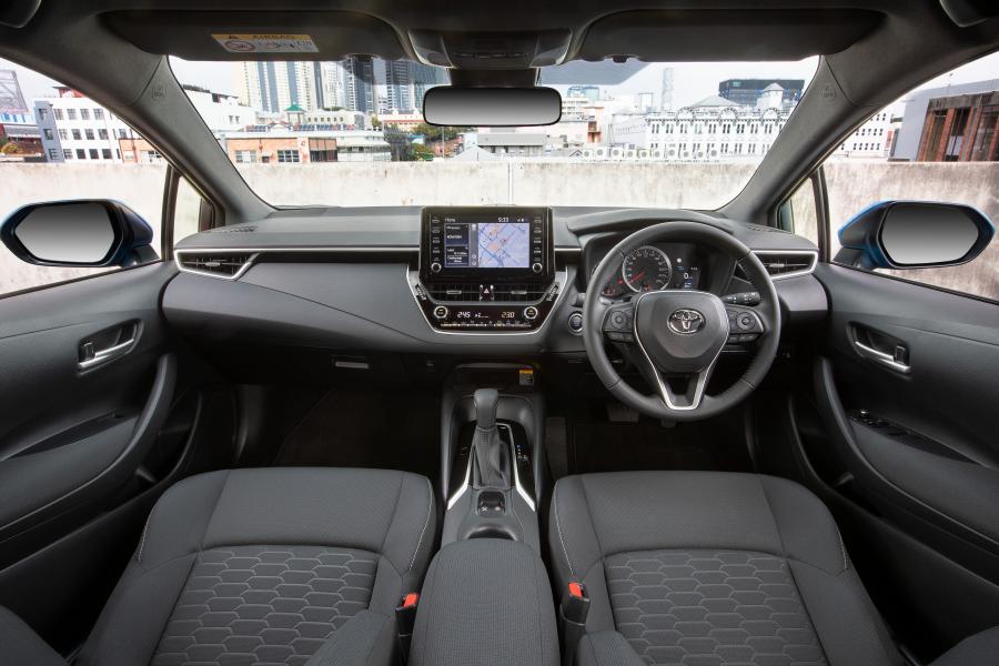 Торпедо Toyota Corolla SX 2018 года  (AU) (фото 8 из 9)